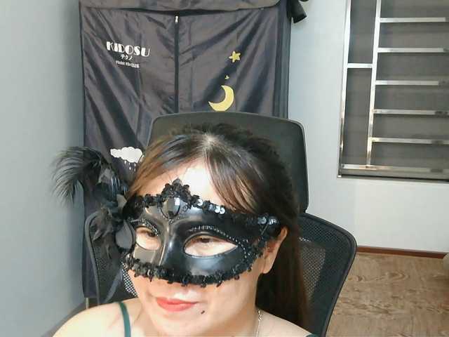 girl30slutty live cam on BongaCams