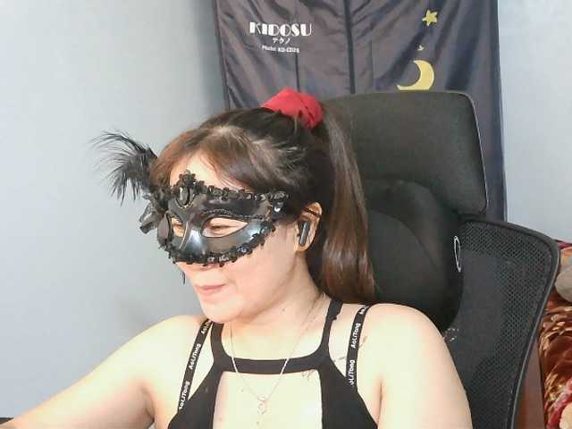 girl30slutty live cam on BongaCams