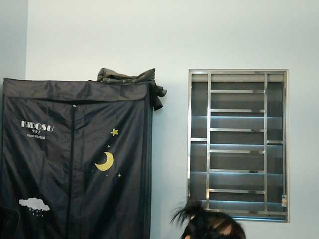 girl30slutty live cam on BongaCams