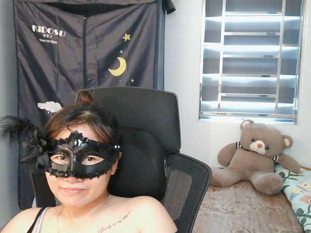 girl30slutty live cam on BongaCams