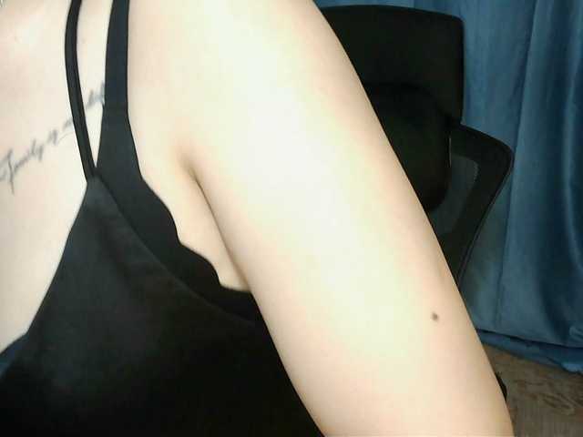 girl30slutty live cam on BongaCams