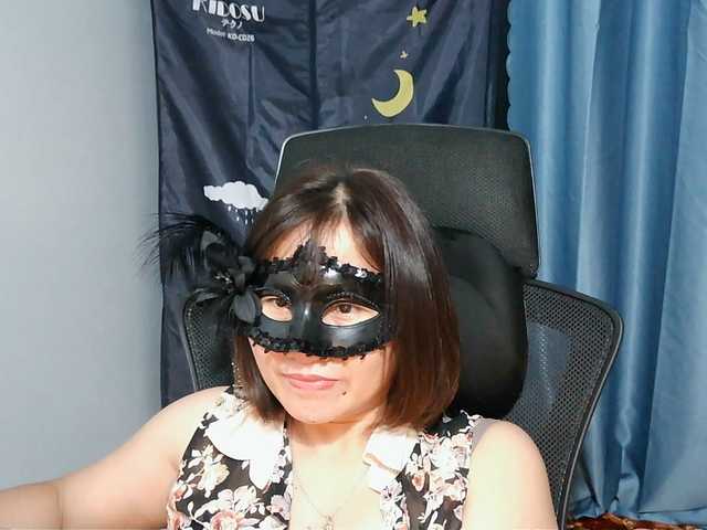girl30slutty live cam on BongaCams