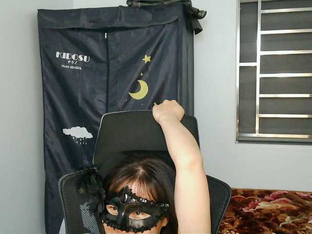girl30slutty live cam on BongaCams