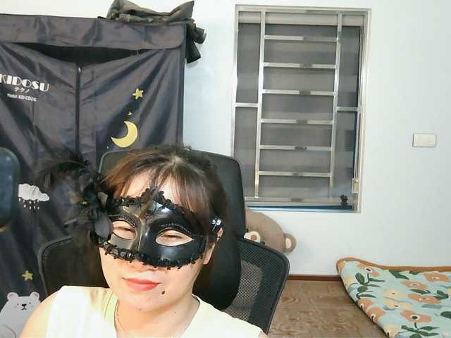 girl30slutty live cam on BongaCams