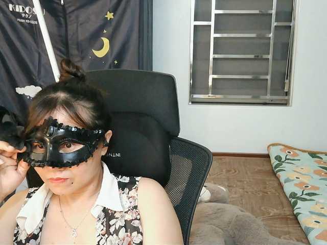 girl30slutty live cam on BongaCams