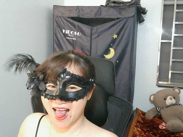 girl30slutty live cam on BongaCams