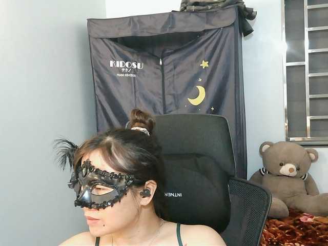 girl30slutty live cam on BongaCams