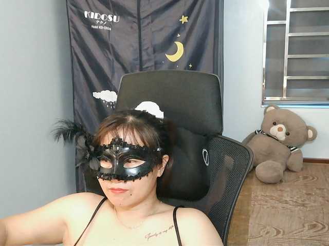 girl30slutty live cam on UnifiedCams