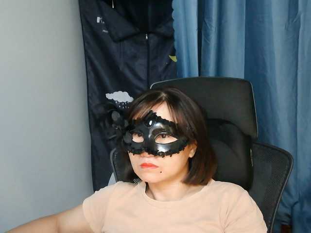 girl30slutty live cam on BongaCams