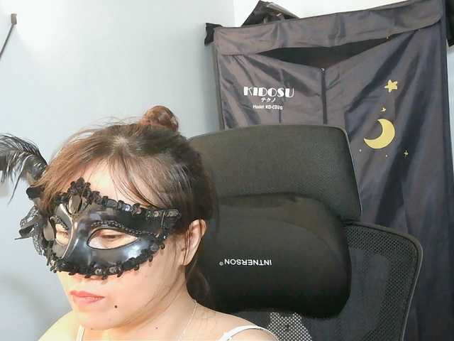 girl30slutty live cam on BongaCams