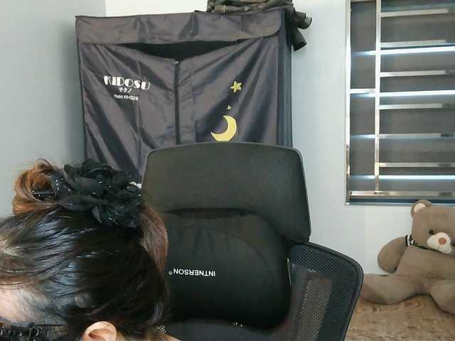 girl30slutty live webcam show