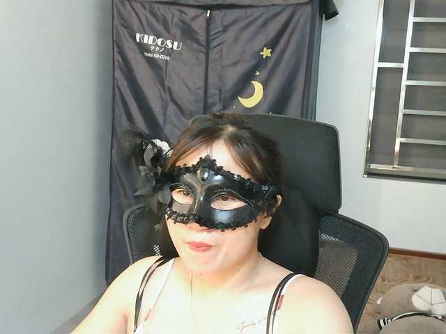 girl30slutty live webcam show