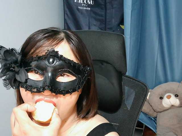 girl30slutty live cam on BongaCams