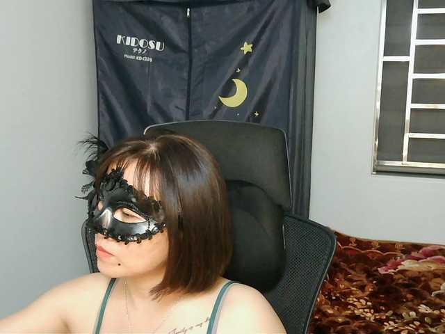 girl30slutty live cam on BongaCams