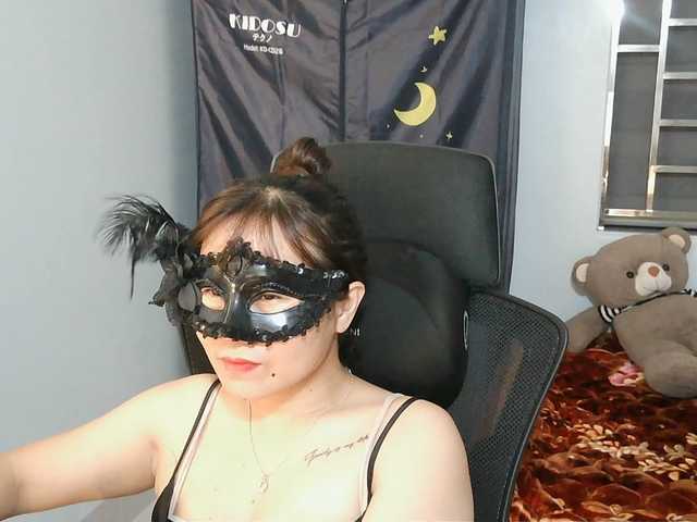 girl30slutty live cam on BongaCams