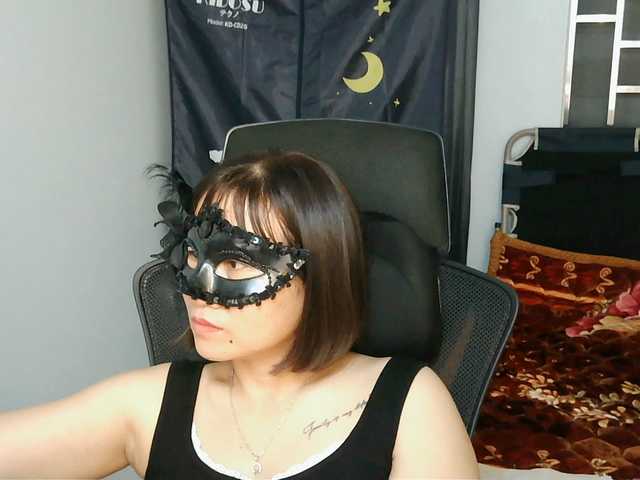 girl30slutty live cam on BongaCams