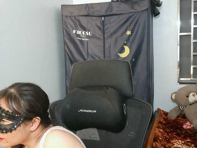 girl30slutty live cam on BongaCams