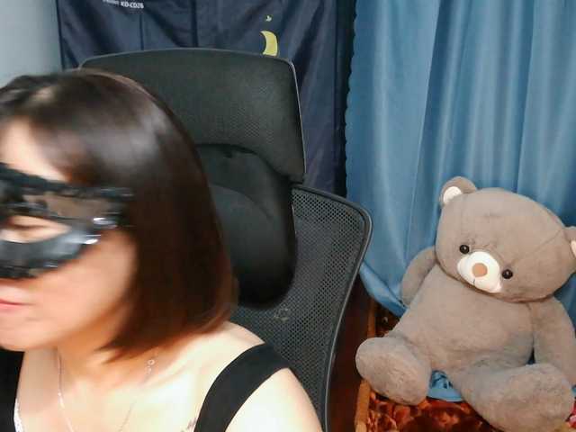 girl30slutty live cam on BongaCams