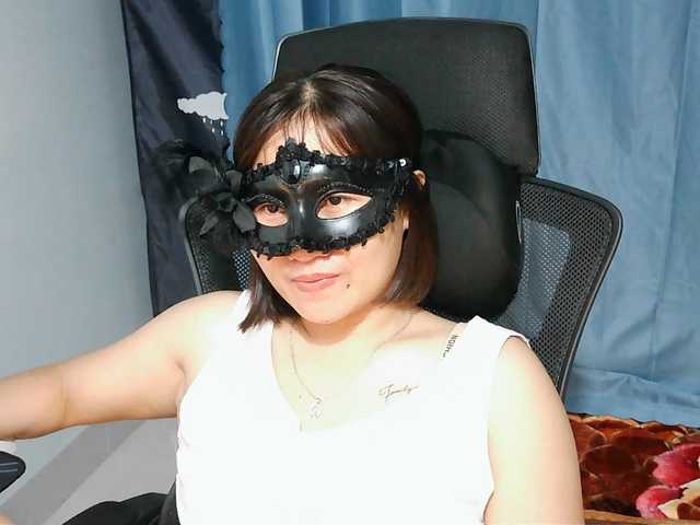 girl30slutty live cam on BongaCams