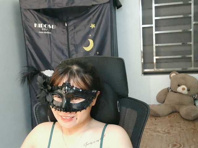 girl30slutty live cam on BongaCams