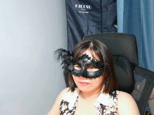 girl30slutty live cam on BongaCams