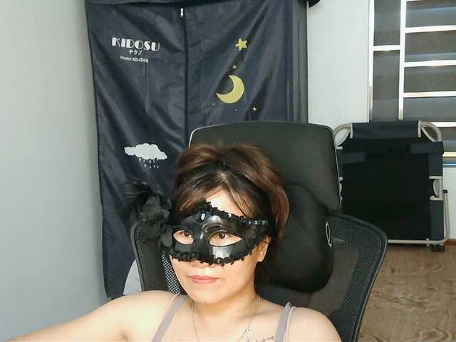girl30slutty live cam on BongaCams