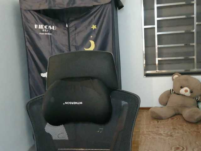 girl30slutty live cam on BongaCams