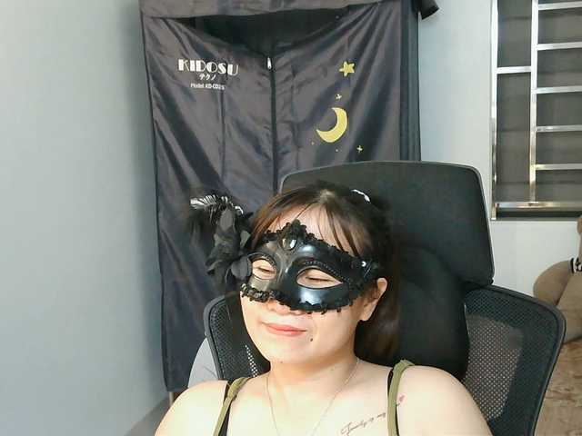 girl30slutty live cam on BongaCams