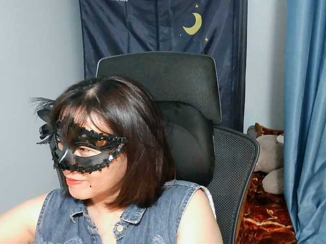 girl30slutty live cam on BongaCams