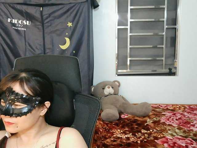 girl30slutty live cam on BongaCams