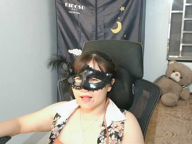 girl30slutty live cam on BongaCams