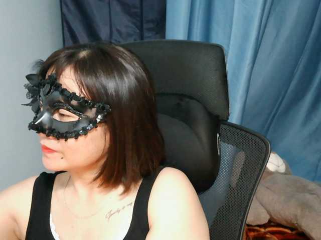 girl30slutty live cam on BongaCams