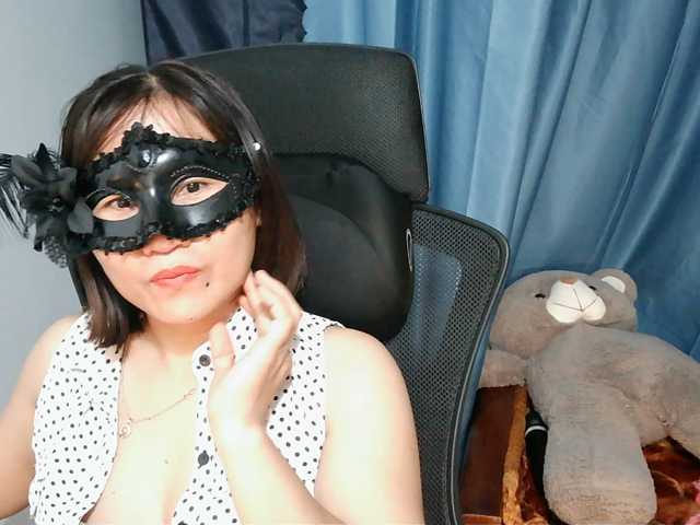 girl30slutty live cam on BongaCams