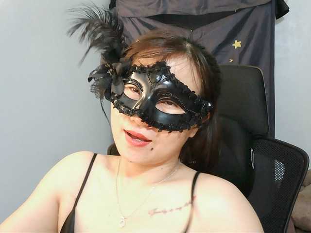 girl30slutty live cam on BongaCams