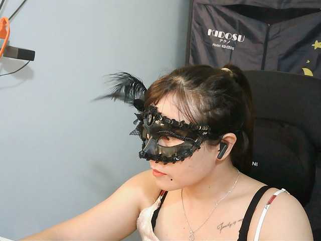 girl30slutty live cam on BongaCams