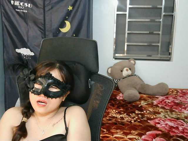 girl30slutty live cam on BongaCams