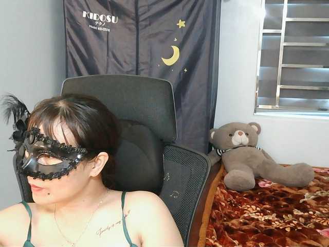 girl30slutty live cam on BongaCams