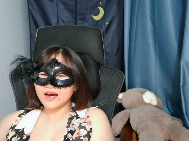 girl30slutty live cam on BongaCams