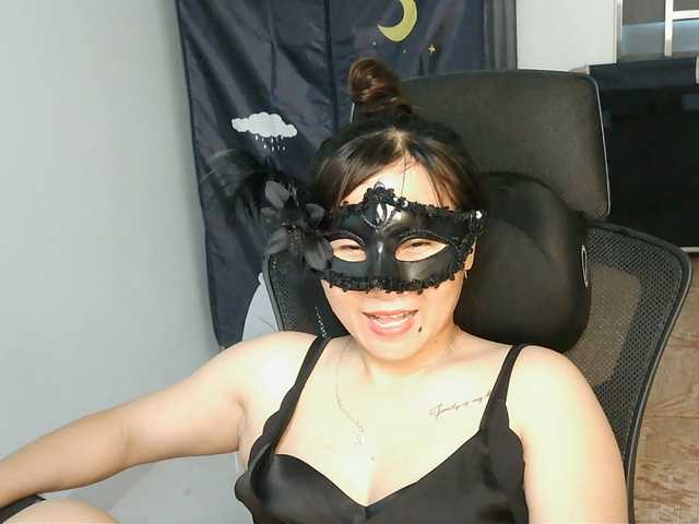 girl30slutty live cam on BongaCams