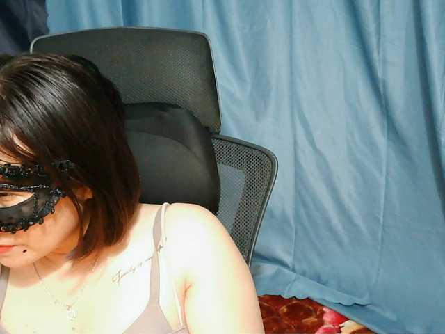 girl30slutty live cam on BongaCams