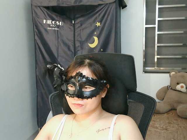 girl30slutty live cam on BongaCams