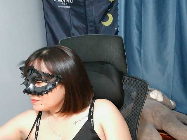 girl30slutty live cam on BongaCams