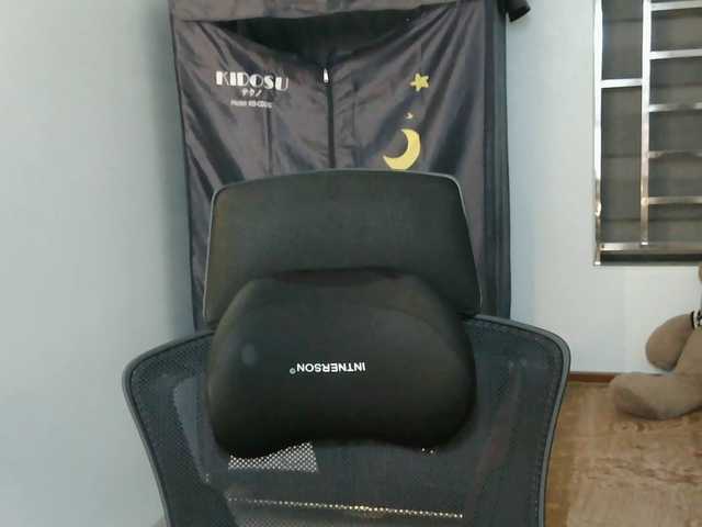 girl30slutty live cam on BongaCams