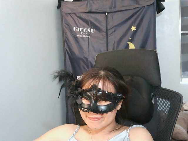 girl30slutty live cam on BongaCams