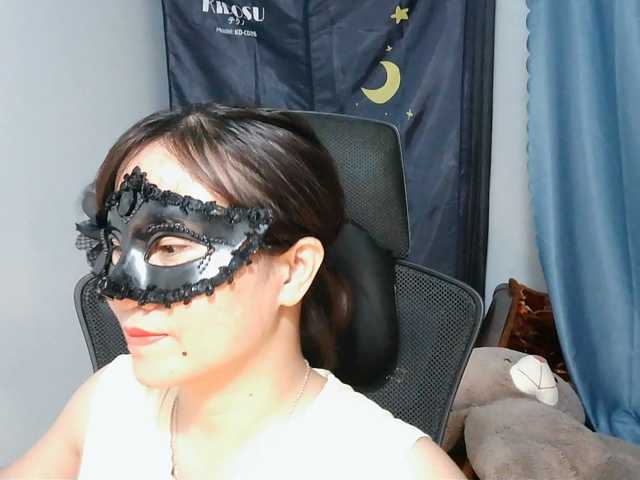 girl30slutty live cam on BongaCams