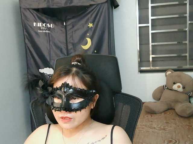 girl30slutty live webcam show
