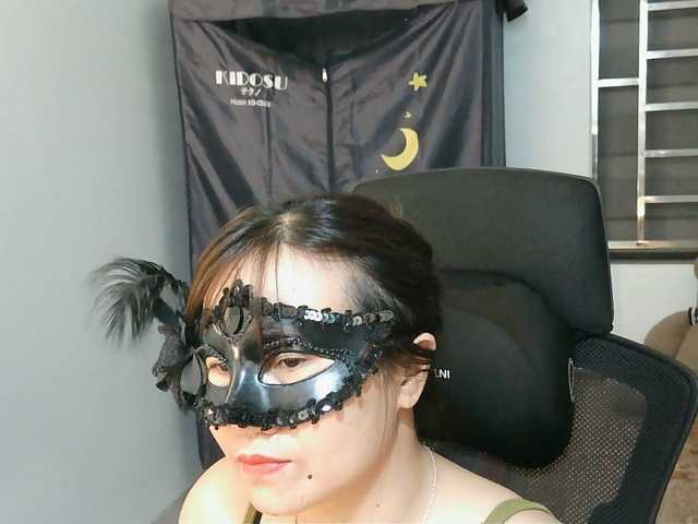 girl30slutty live cam on BongaCams