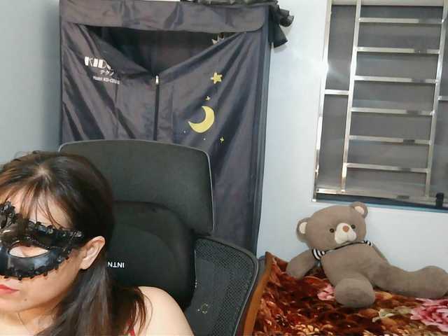 girl30slutty live cam on BongaCams