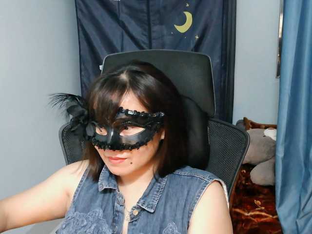 girl30slutty live cam on BongaCams
