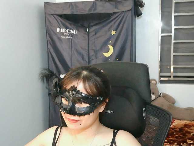 girl30slutty live cam on BongaCams